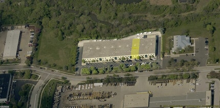 2760 Beverly Dr, Aurora, IL for lease Interior Photo- Image 1 of 5