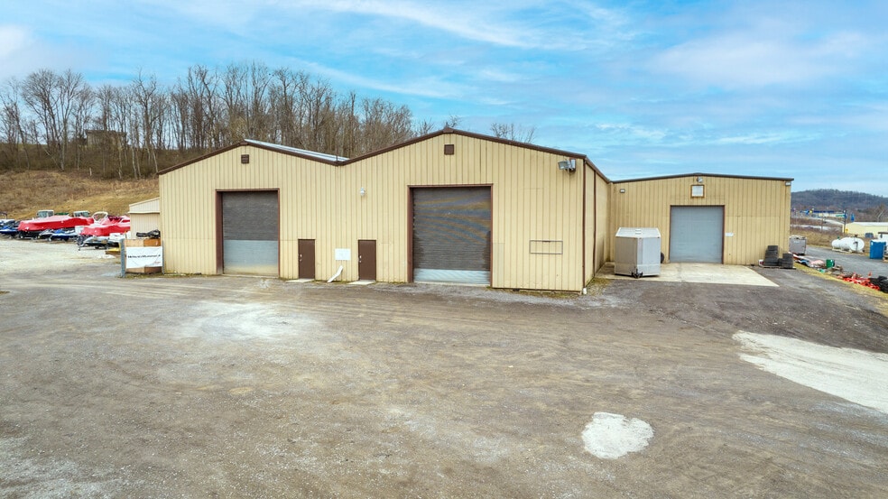 2103 Pleasant Valley Rd, Fairmont, WV for sale - Primary Photo - Image 1 of 64