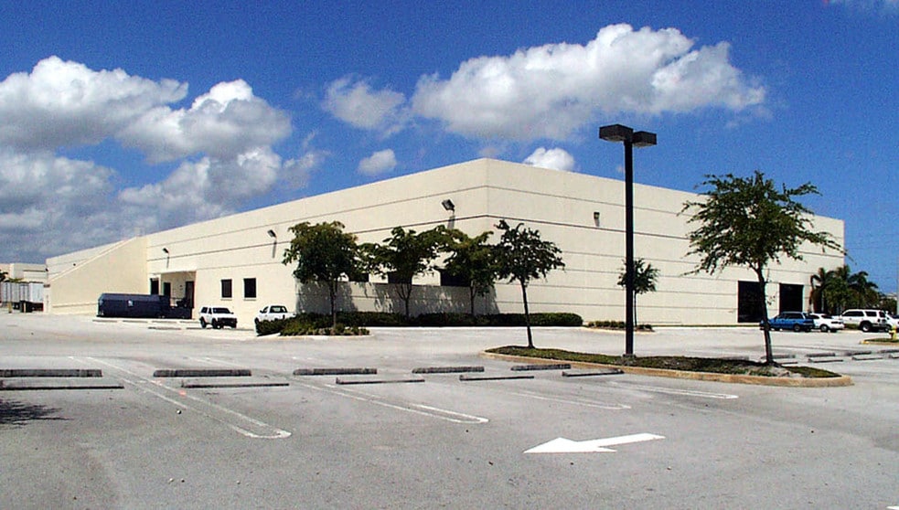 2805-2889 N Commerce Pky, Miramar, FL for lease - Other - Image 2 of 29