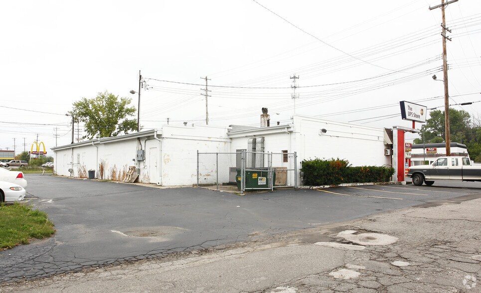 3101-3109 S Martin Luther King Jr Blvd, Lansing, MI for sale - Building Photo - Image 3 of 9