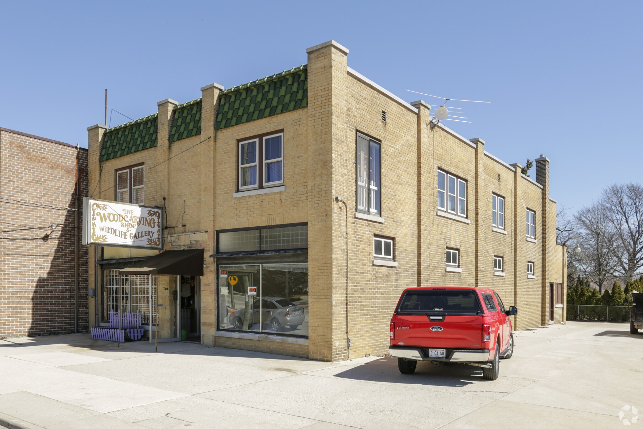 807 N 8th St, Manitowoc, WI for sale Primary Photo- Image 1 of 1