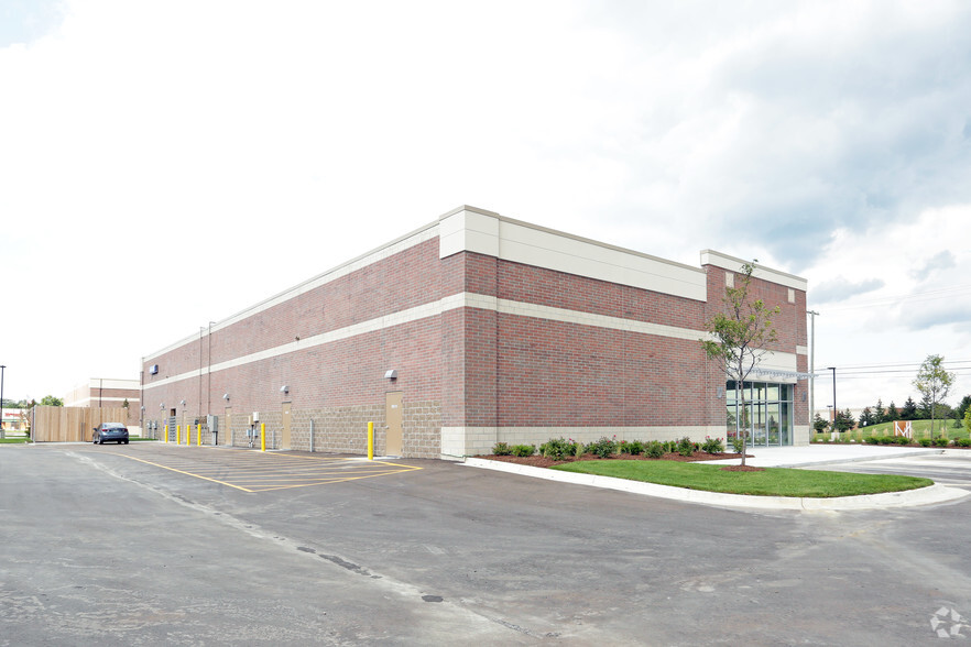 Van Dyke Ave, Shelby Township, MI for lease - Building Photo - Image 2 of 5