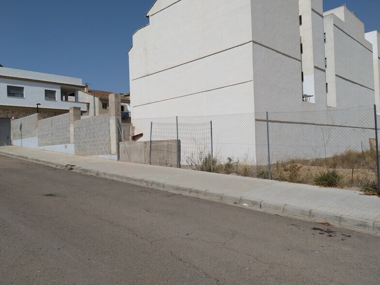 Carrer Germanes Ferrer Cantó, 7, Montroy, Valencia for sale - Building Photo - Image 3 of 3