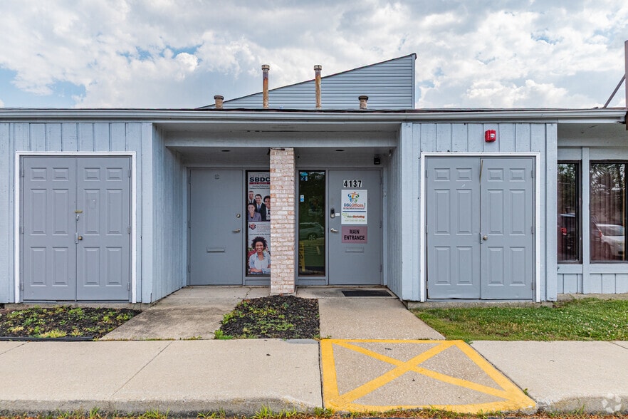 4125-4147 Sauk Trl, Richton Park, IL for lease - Building Photo - Image 3 of 4