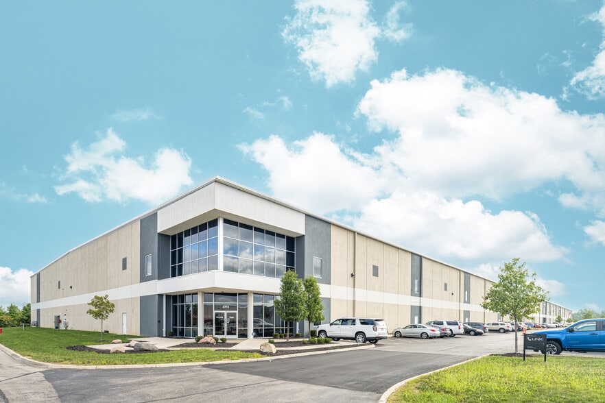 4712 Poth Rd, Whitehall, OH for lease - Building Photo - Image 1 of 15