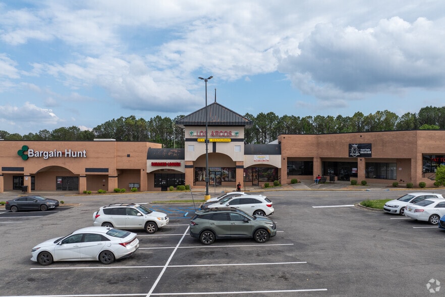 7001 Crestwood Blvd, Birmingham, AL for lease - Building Photo - Image 2 of 15