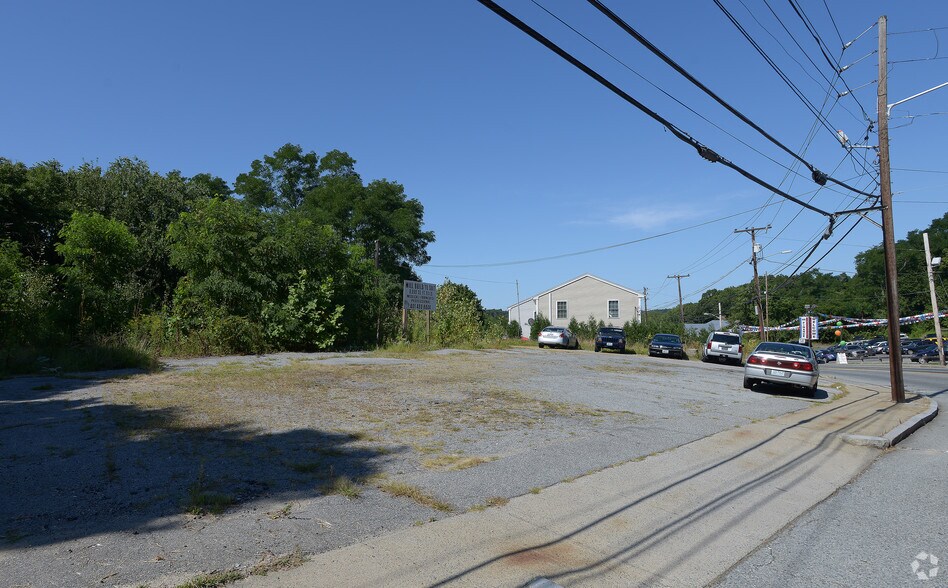 618 Broad St, Cumberland, RI 02864