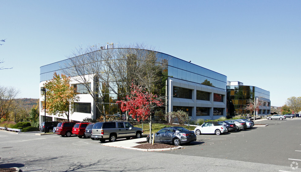 83 Wooster Heights Rd, Danbury, CT for lease - Primary Photo - Image 1 of 5