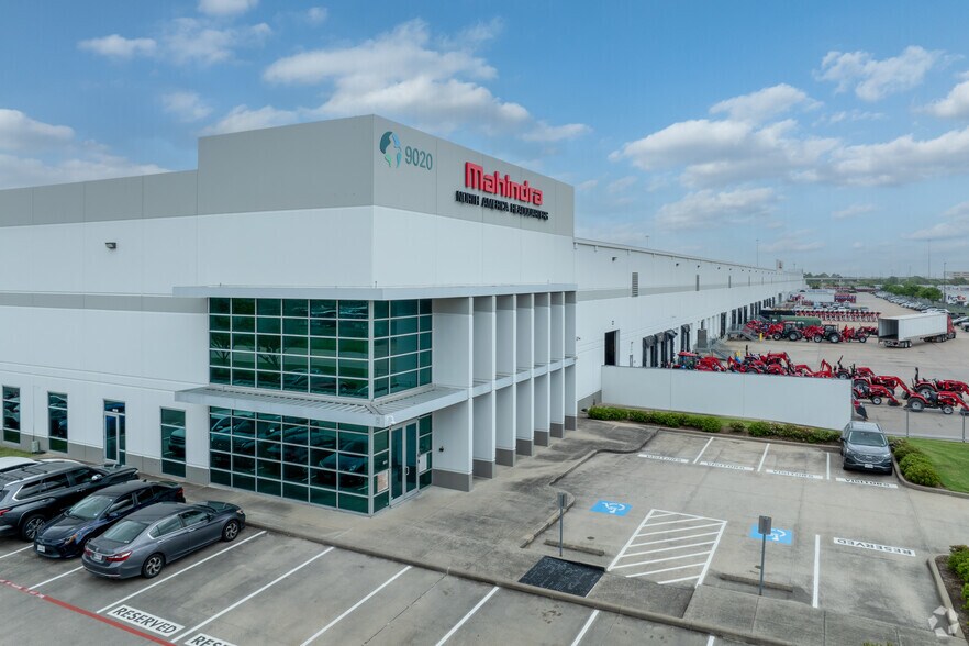 9020 Jackrabbit Rd, Houston, TX for sale - Primary Photo - Image 1 of 1