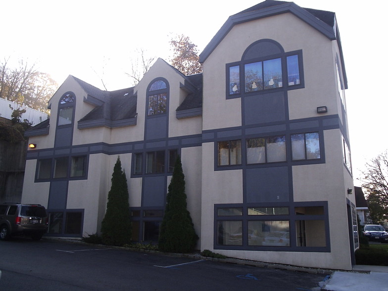 370 Elwood Ave, Hawthorne, NY for sale - Building Photo - Image 1 of 1