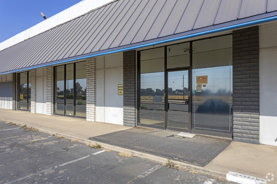 2546 N Clovis Ave, Fresno, CA for sale - Building Photo - Image 3 of 7