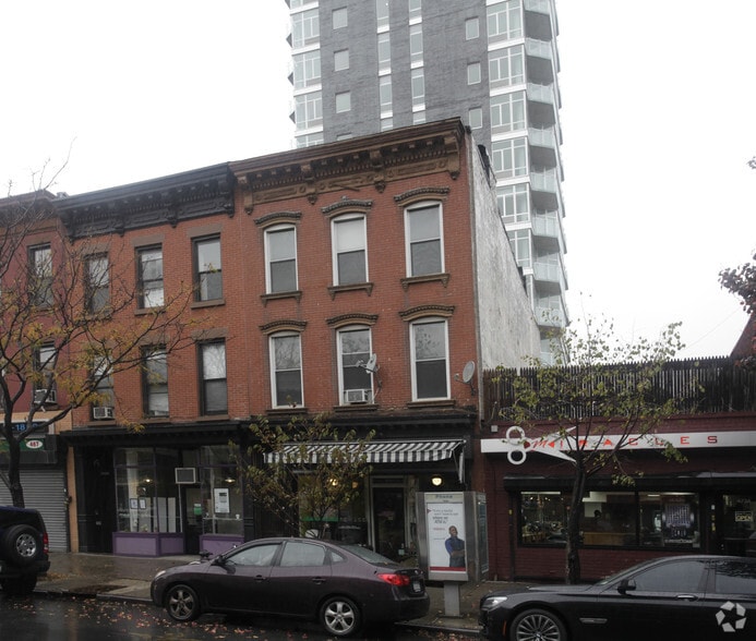 471 Myrtle Ave, Brooklyn, NY for sale - Primary Photo - Image 1 of 5