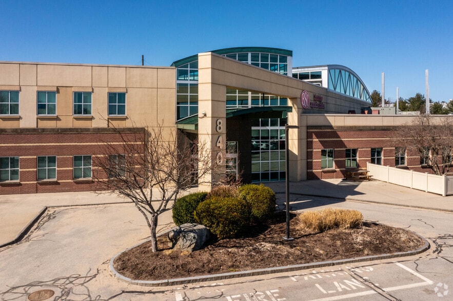 840 Winter St, Waltham, MA for lease - Building Photo - Image 3 of 5