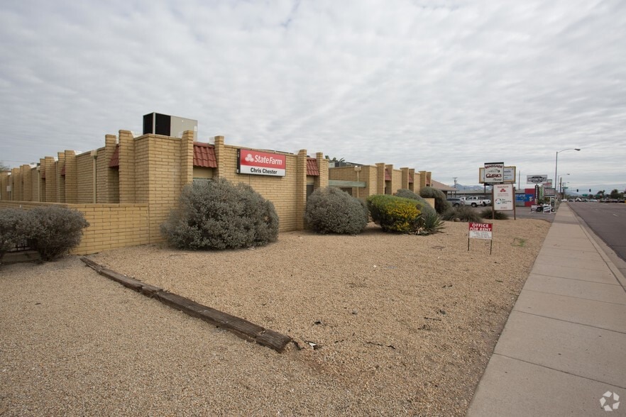 3040 E Cactus Rd, Phoenix, AZ for lease - Building Photo - Image 1 of 4