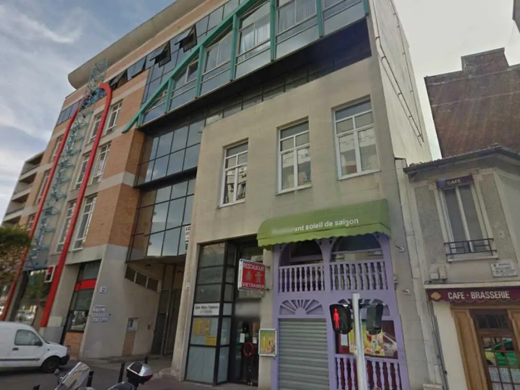 Flex in Montreuil for lease Building Photo- Image 1 of 2