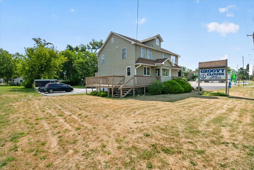 12425 Antioch Rd, Trevor, WI for sale - Building Photo - Image 2 of 23