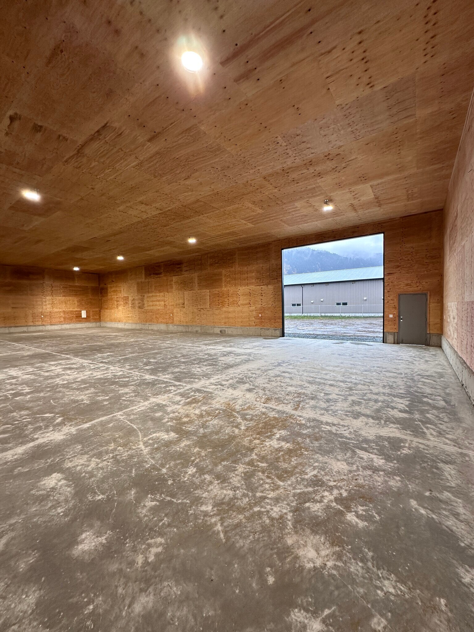 2002 Dixon Rd, Abbotsford, BC for lease Interior Photo- Image 1 of 6