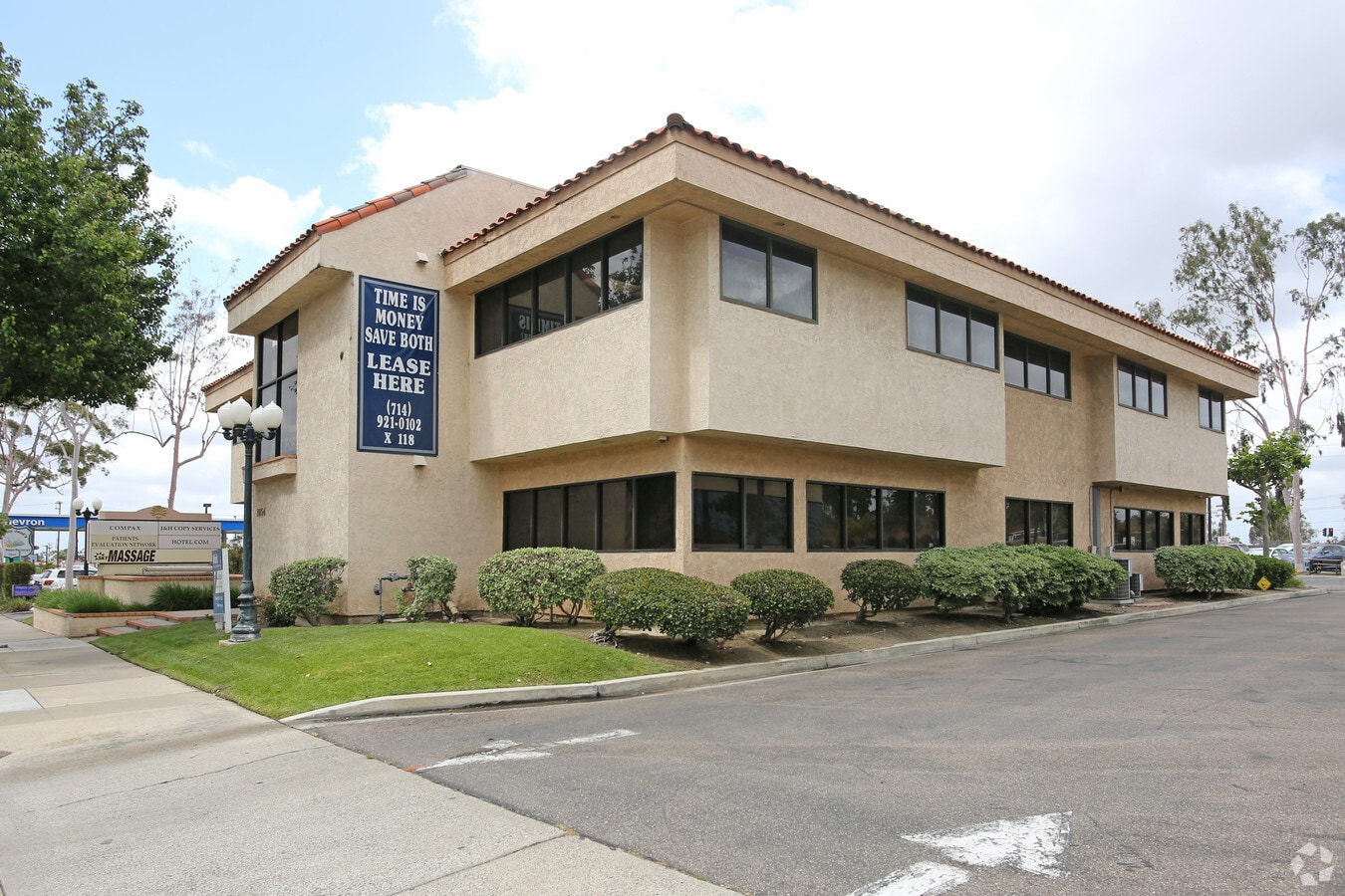 2854 N Santiago Blvd, Orange, CA 92867