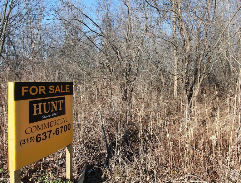 6879 Collamer Rd, East Syracuse, NY for sale - Primary Photo - Image 1 of 1