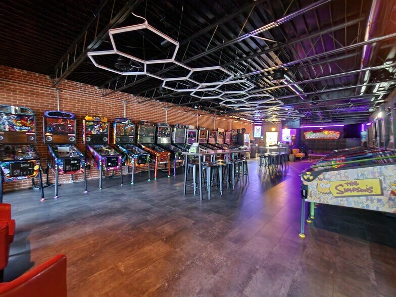 521 S Glenstone Ave, Springfield, MO for lease - Interior Photo - Image 2 of 19