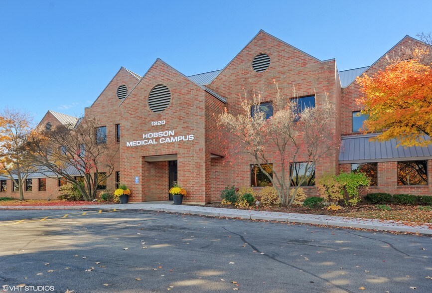 1220 Hobson Rd, Naperville, IL for sale - Building Photo - Image 1 of 1