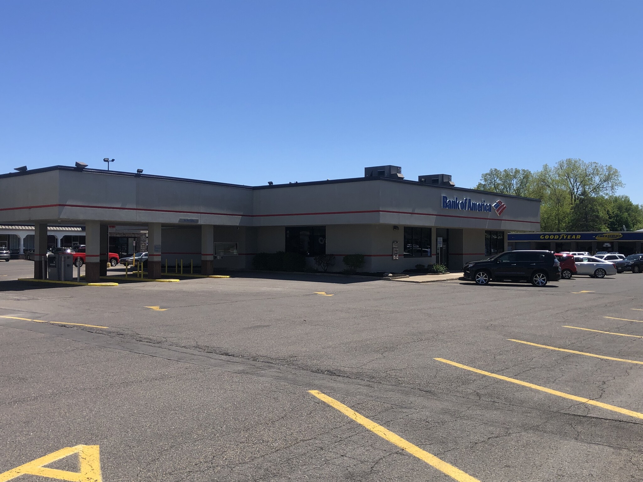 7608 Oswego Rd, Liverpool, NY 13090 - Bayberry Shopping Center | LoopNet