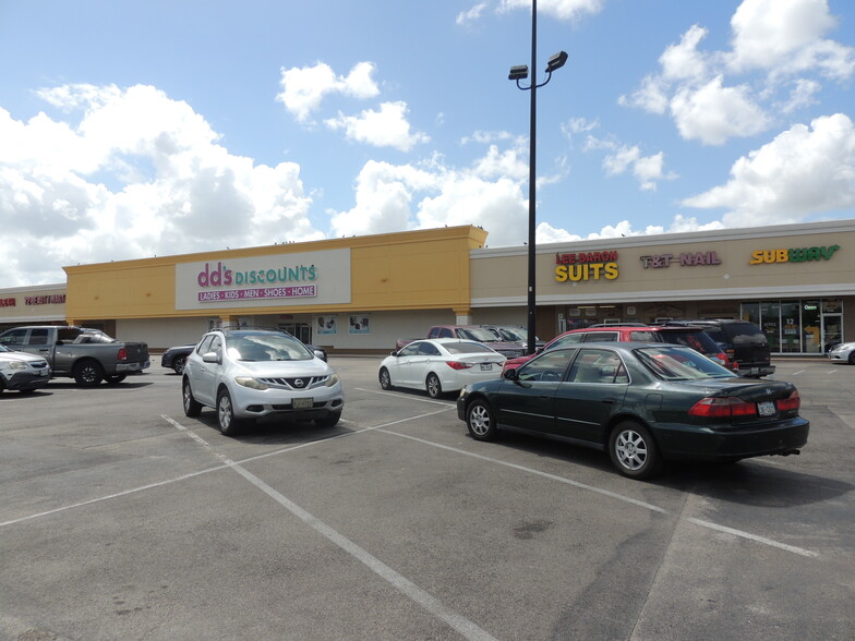 4333-4451 W Fuqua St, Houston, TX for lease - Building Photo - Image 3 of 8