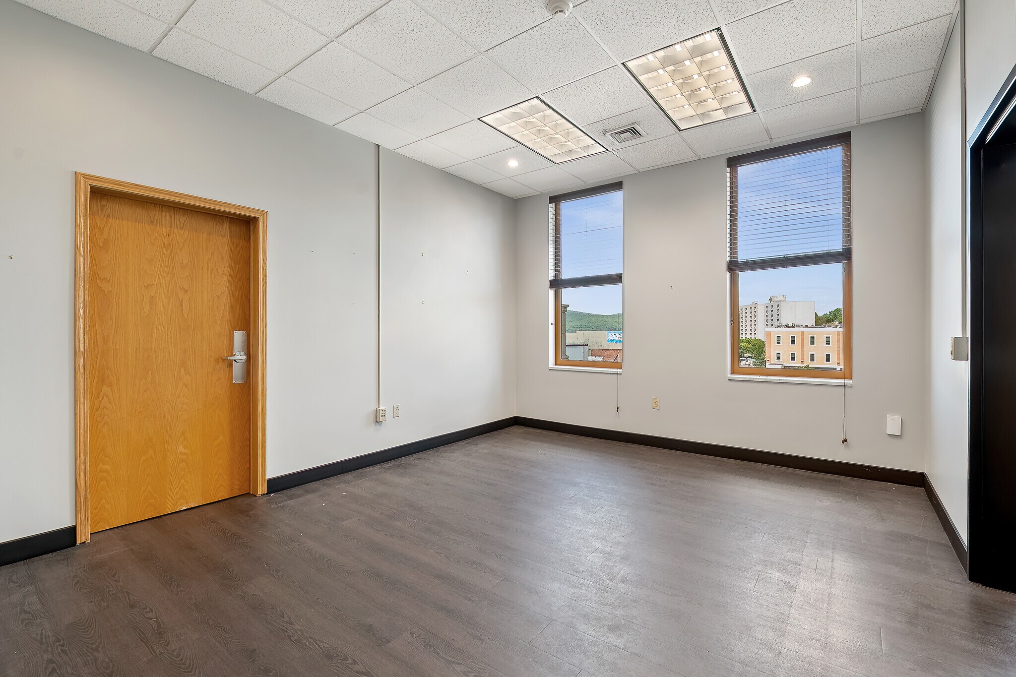 2 S Main St, Pittston, PA for lease Interior Photo- Image 1 of 13