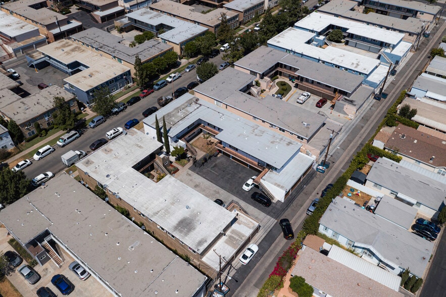 218 W Wilson Ave, Orange, CA for sale - Building Photo - Image 2 of 23