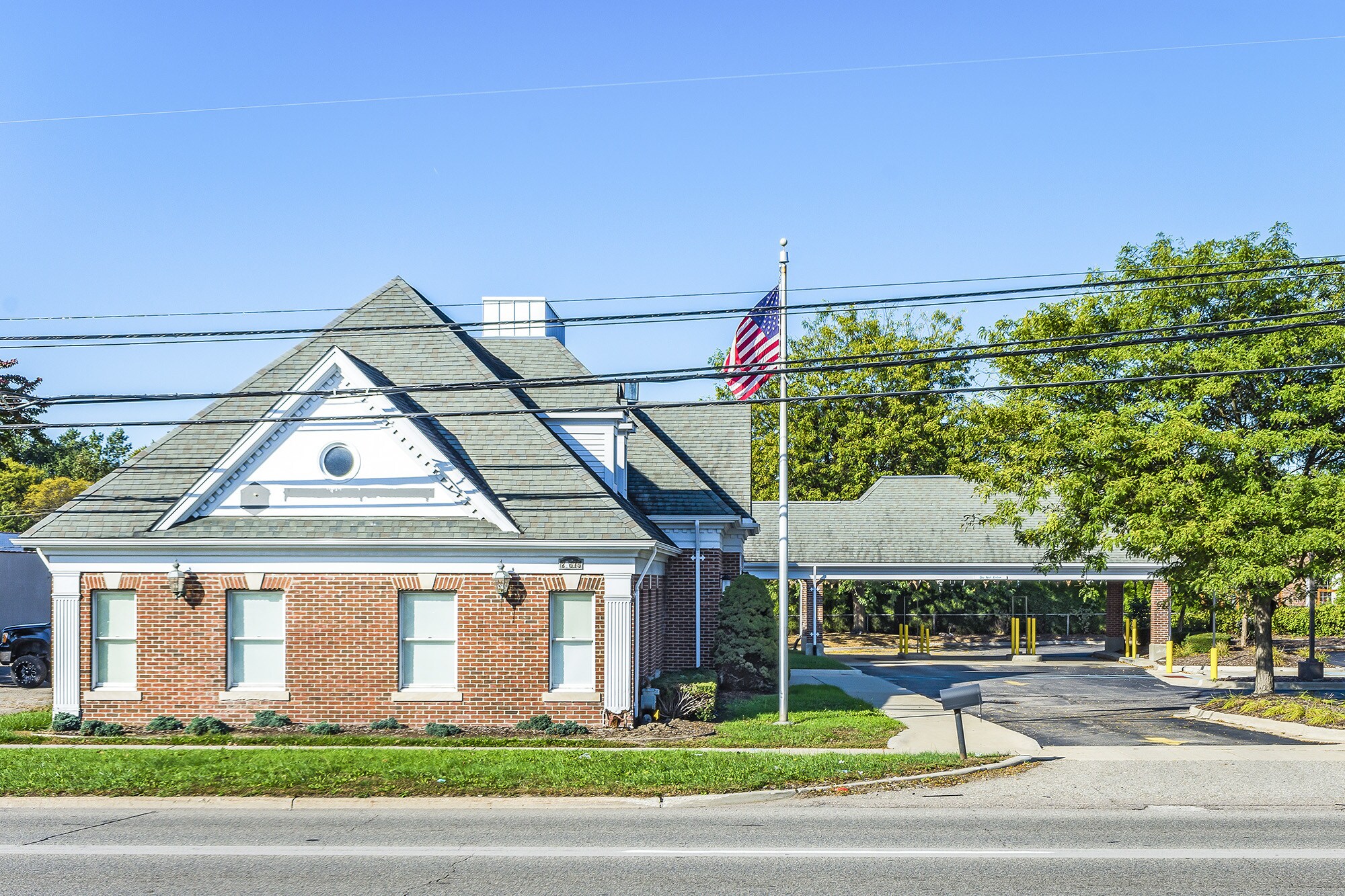 22575 Telegraph Rd, Southfield, MI 48033 Retail for Lease