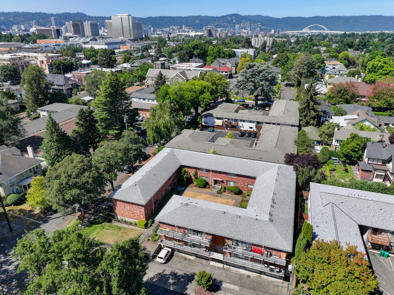 1925 NE 19th Ave, Portland, OR for sale - Building Photo - Image 3 of 33