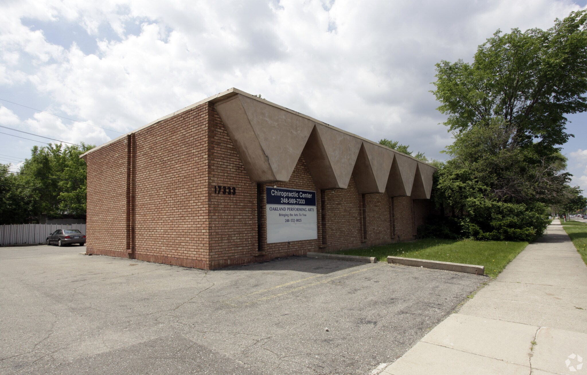 17333 W Ten Mile Rd, Southfield, MI for sale Primary Photo- Image 1 of 1