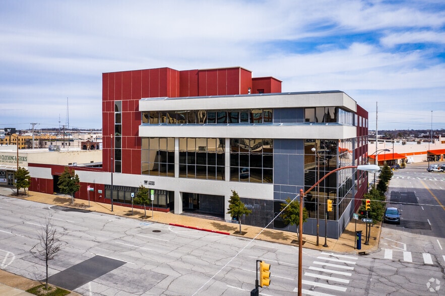 823 S Detroit Ave, Tulsa, OK for sale - Building Photo - Image 1 of 6