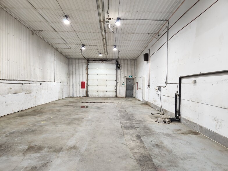 475 Boul des Érables, Salaberry-de-valleyfield, QC for sale - Interior Photo - Image 1 of 1