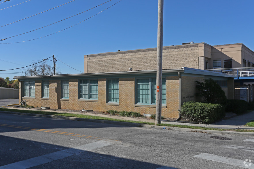 101 W Kansas St, Liberty, MO for sale - Primary Photo - Image 1 of 11