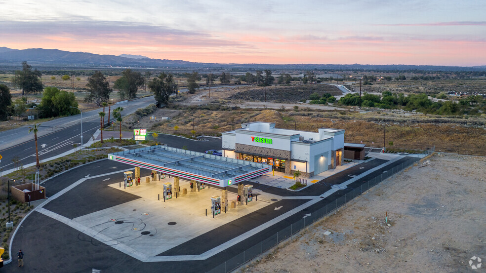 28359 Greenspot Rd, Highland, CA for lease - Building Photo - Image 3 of 3