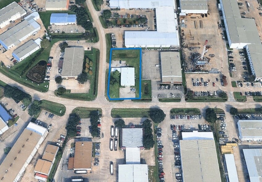 11370 Brittmoore Park Dr, Houston, TX for lease - Primary Photo - Image 1 of 7