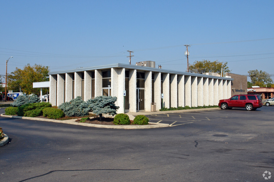 721 E Dixie Dr, Dayton, OH for sale - Building Photo - Image 1 of 11