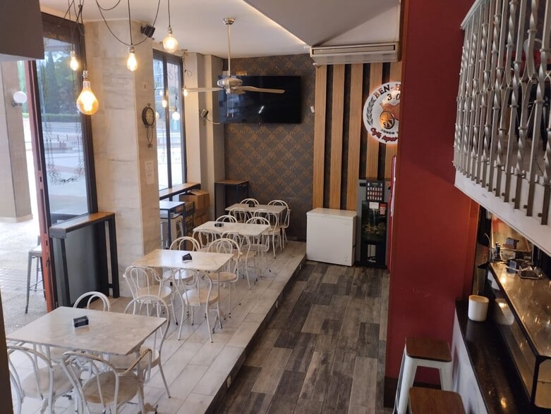 Retail in Valladolid for sale - Building Photo - Image 2 of 24