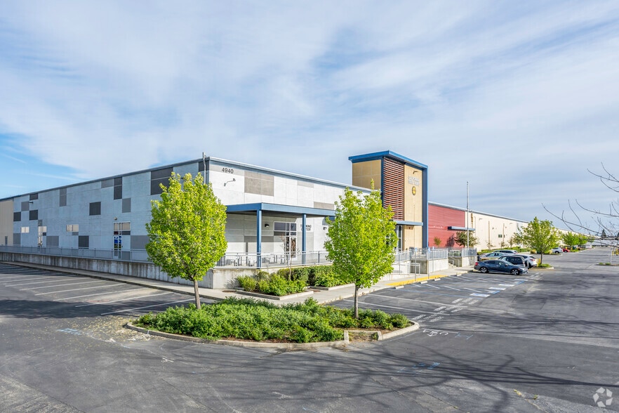 4700-4940 Lang Ave, Mcclellan, CA for lease - Primary Photo - Image 1 of 6