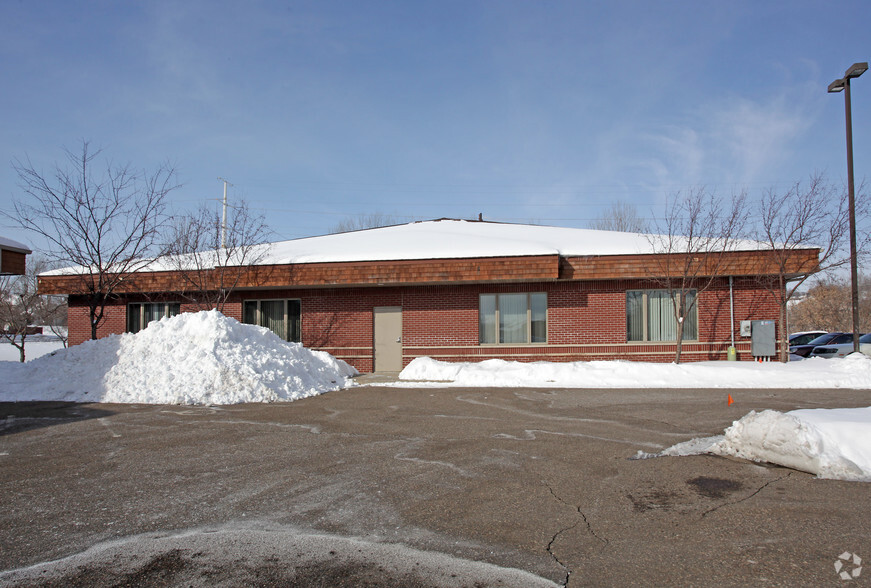 13770 Frontier Ct, Burnsville, MN for lease - Primary Photo - Image 1 of 6