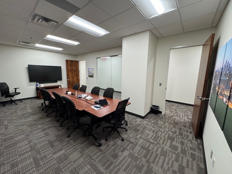 10 W 9th St, Kansas City, MO for lease - Interior Photo - Image 3 of 24