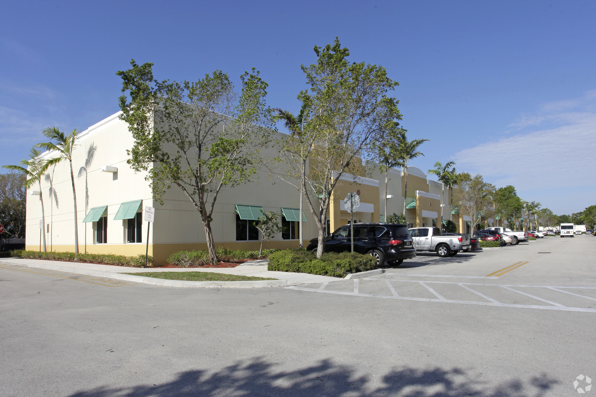 1747-1781 Banks Rd, Margate, FL for lease Primary Photo- Image 1 of 7