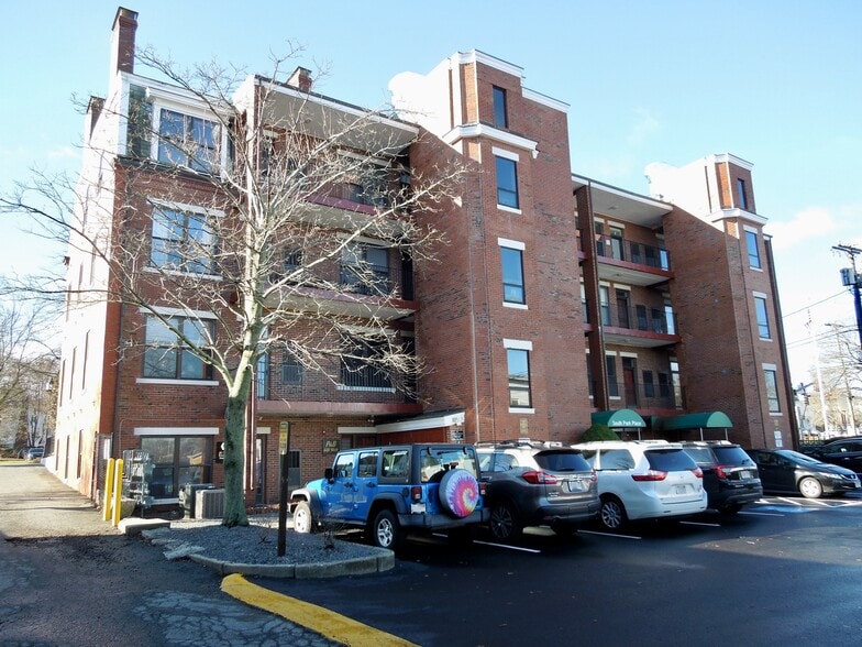 93-103 Court St, Plymouth, MA for lease - Building Photo - Image 3 of 6