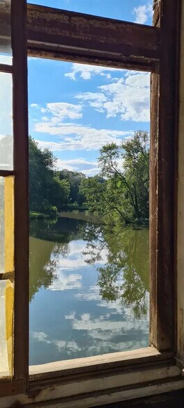 Retail in FERRIÈRES-EN-BRIE for sale - Building Photo - Image 2 of 4
