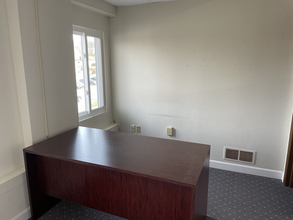 2975 South Park Rd, Bethel Park, PA 15102 Office/Medical for Lease