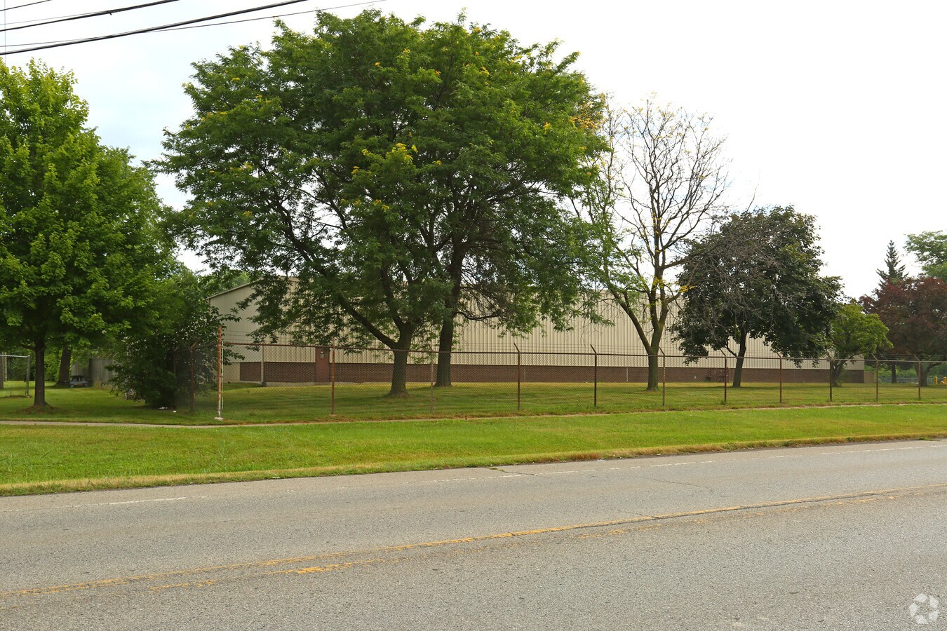 27000 Wick Rd, Taylor, MI 48180