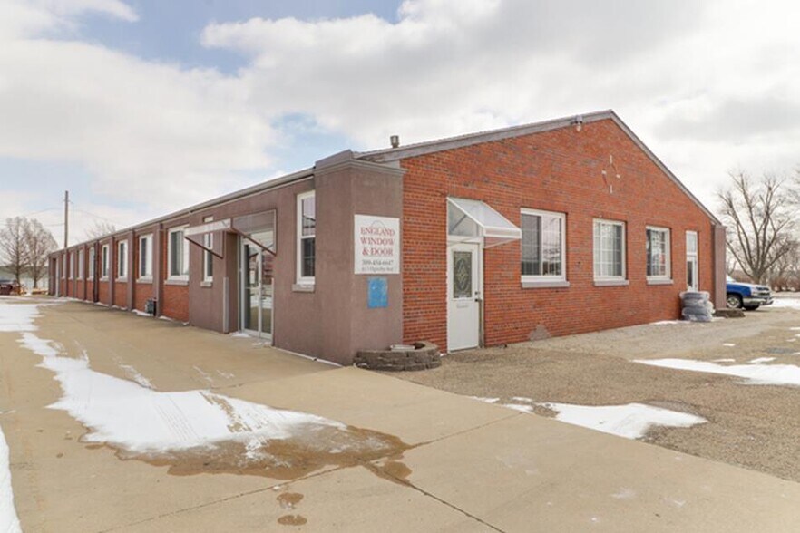 613 Oglesby Ave, Normal, IL 61761