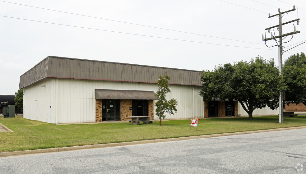 1421-1425 Air Rail Ave, Virginia Beach, VA for lease - Primary Photo - Image 1 of 8