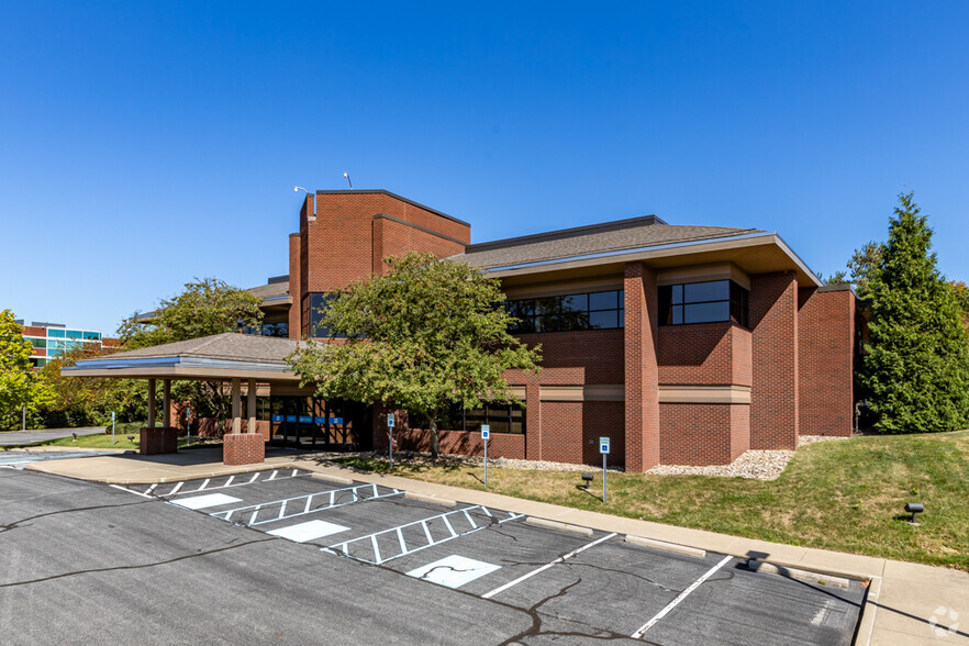 1605 Coraopolis Heights Rd, Moon Twp, PA for lease - Primary Photo - Image 1 of 7